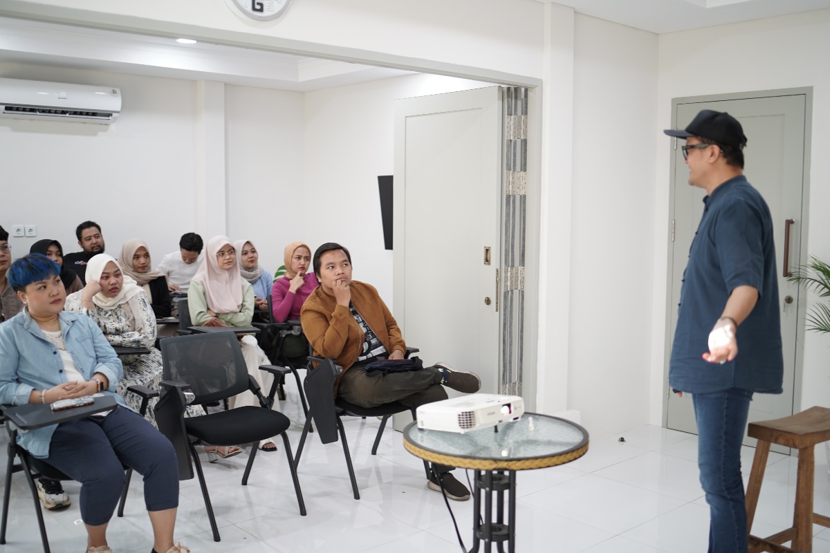 Learning to Love Indonesia gallery 4