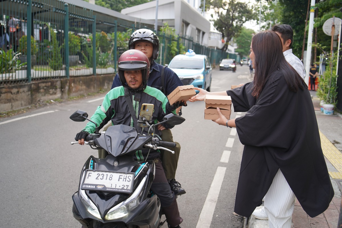 Takjil Distribution and Sharing Session gallery 2